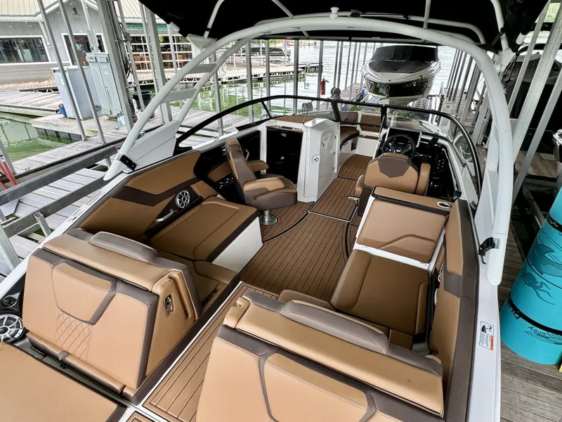 Slide: The Image of Yamaha 252 SD 2024 - 5685426