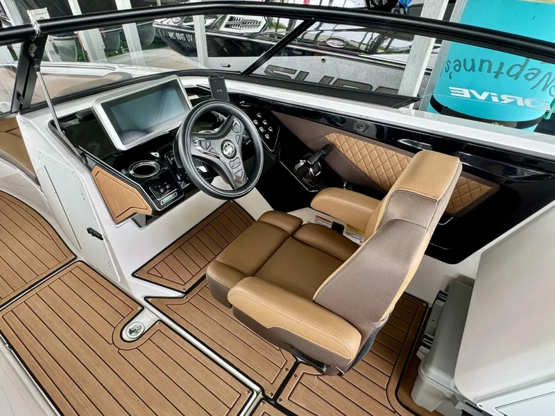 Slide: The Image of Yamaha 252 SD 2024 - 5685440