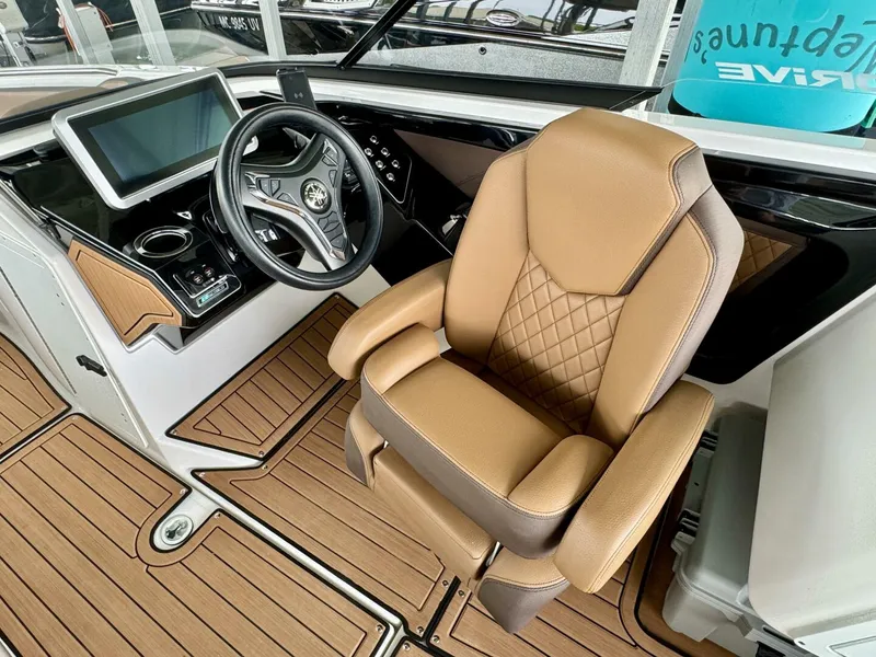 Slide: The Image of Yamaha 252 SD 2024 - 5685442