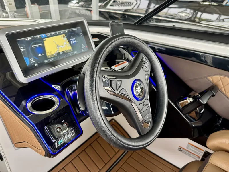 Slide: The Image of Yamaha 252 SD 2024 - 5685444