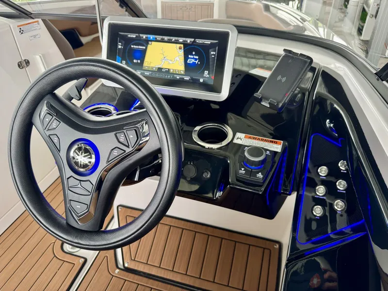 Slide: The Image of Yamaha 252 SD 2024 - 5685446