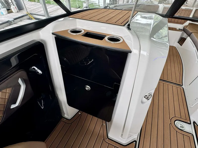 Slide: The Image of Yamaha 252 SD 2024 - 5685459