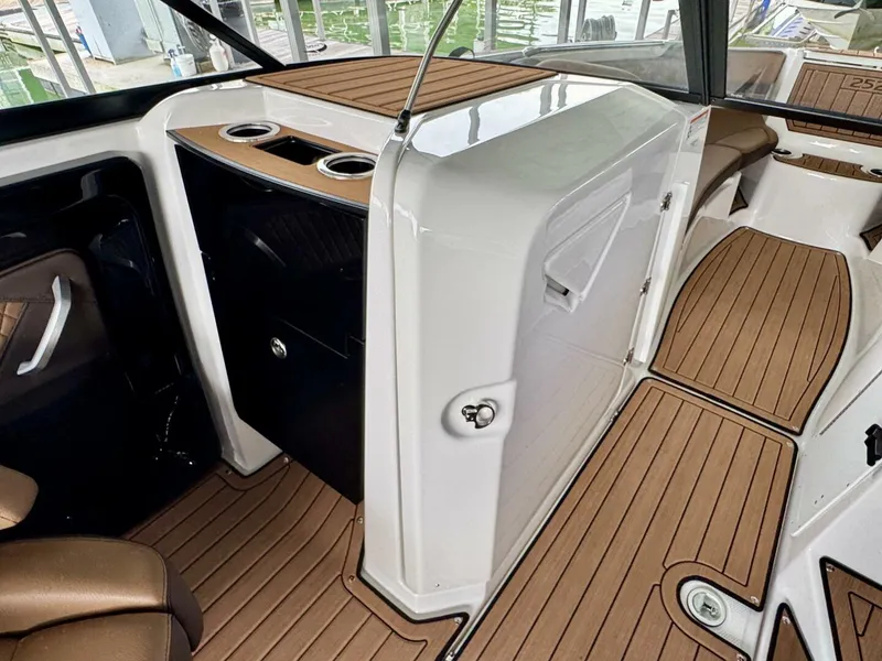 Slide: The Image of Yamaha 252 SD 2024 - 5685460