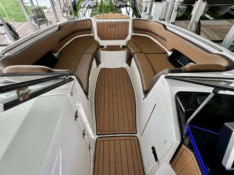 Slide: The Image of Yamaha 252 SD 2024 - 5685466