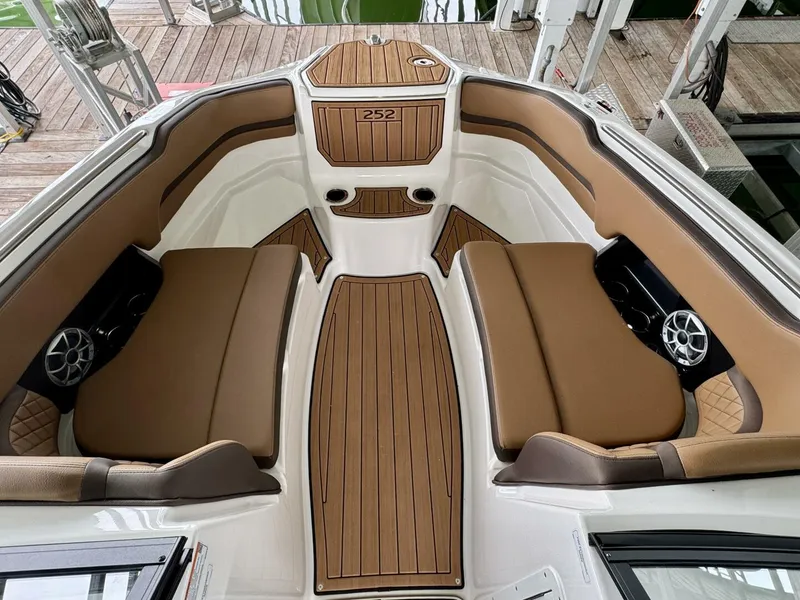 Slide: The Image of Yamaha 252 SD 2024 - 5685468