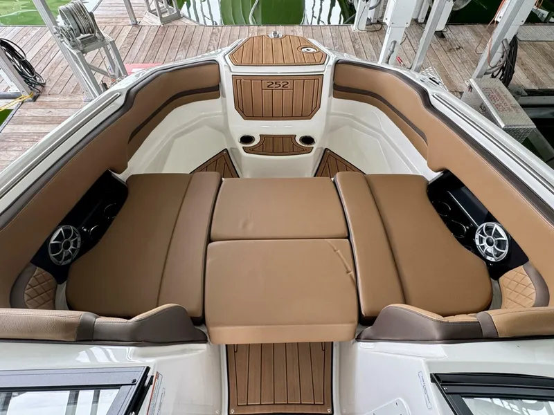 Slide: The Image of Yamaha 252 SD 2024 - 5685473