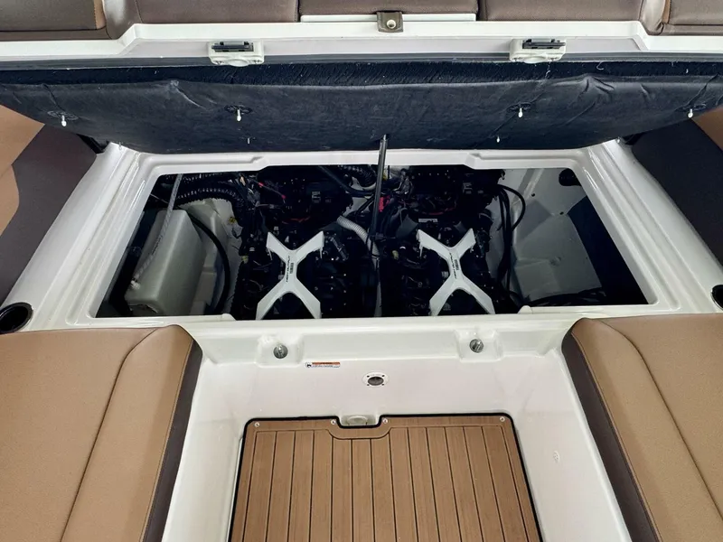 Slide: The Image of Yamaha 252 SD 2024 - 5685490