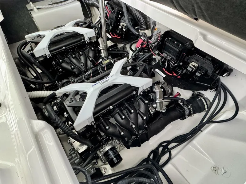 Slide: The Image of Yamaha 252 SD 2024 - 5685494