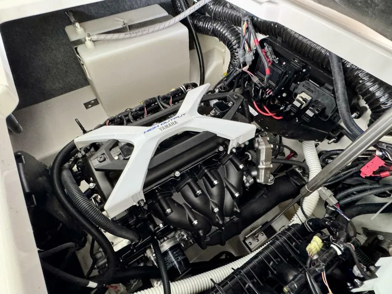 Slide: The Image of Yamaha 252 SD 2024 - 5685495