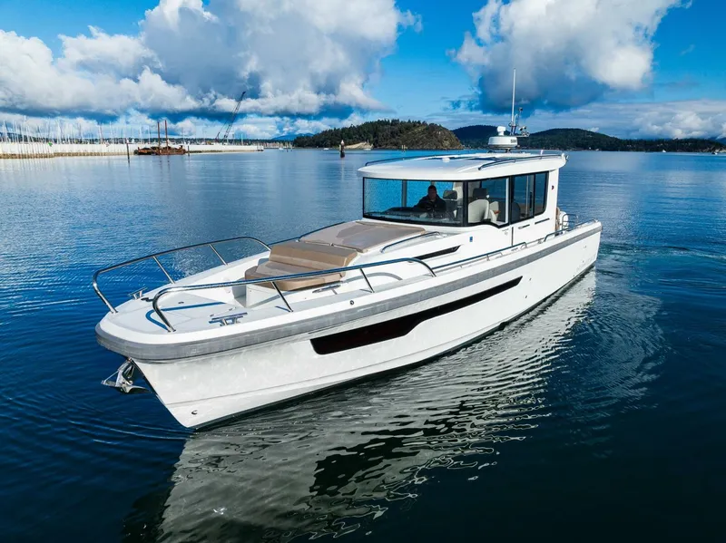 Slide: The Image of Nimbus C11 2021 - 5685820