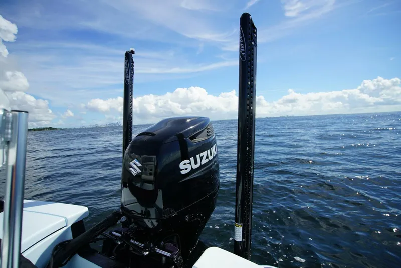 Slide: The Image of East Cape 25 Hybrid 2022 - 5686057