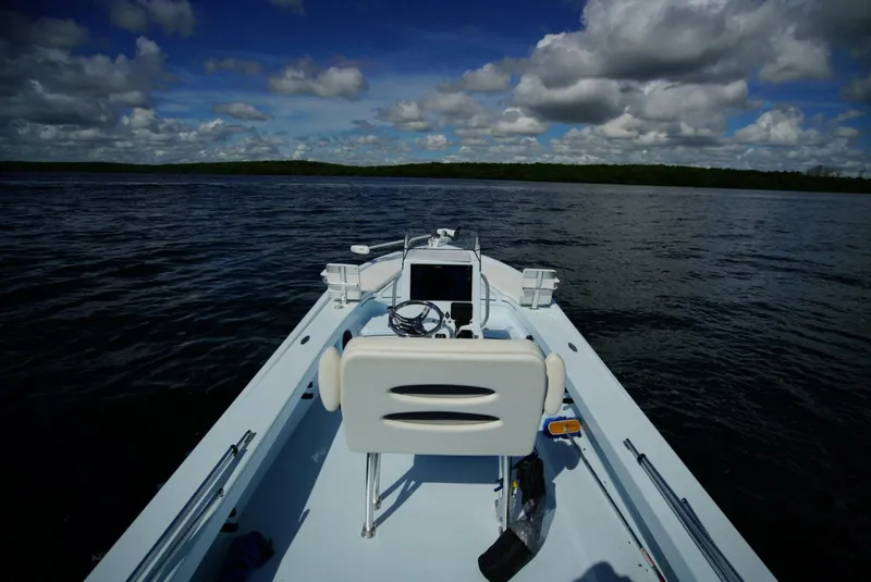 Slide: The Image of East Cape 25 Hybrid 2022 - 5686053