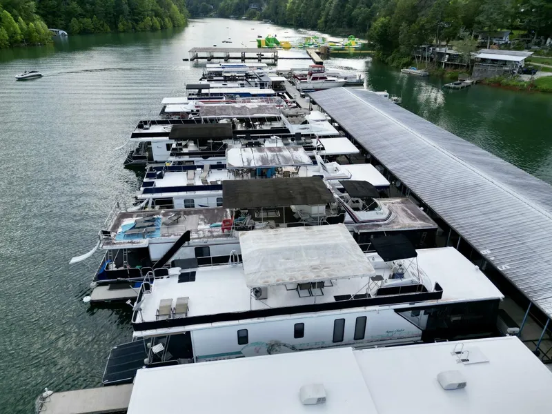 Slide: The Image of Aqua Chalet 16 x 68 Widebody 1999 - 5686382