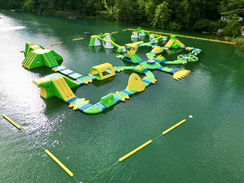 Slide: The Image of Aqua Chalet 16 x 68 Widebody 1999 - 5686386