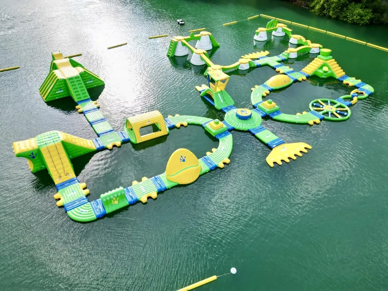 Slide: The Image of Aqua Chalet 16 x 68 Widebody 1999 - 5686387