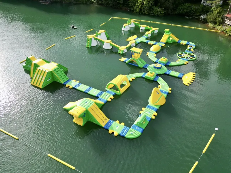 Slide: The Image of Aqua Chalet 16 x 68 Widebody 1999 - 5686388