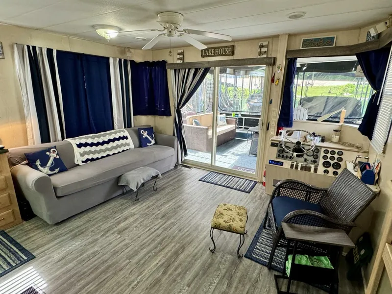 Slide: The Image of Aqua Chalet 16 x 68 Widebody 1999 - 5686275