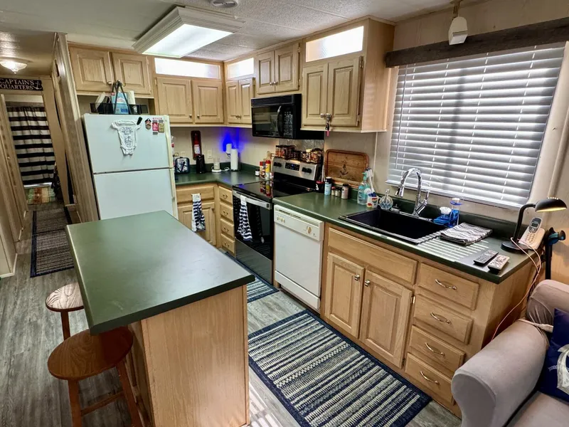 Slide: The Image of Aqua Chalet 16 x 68 Widebody 1999 - 5686279