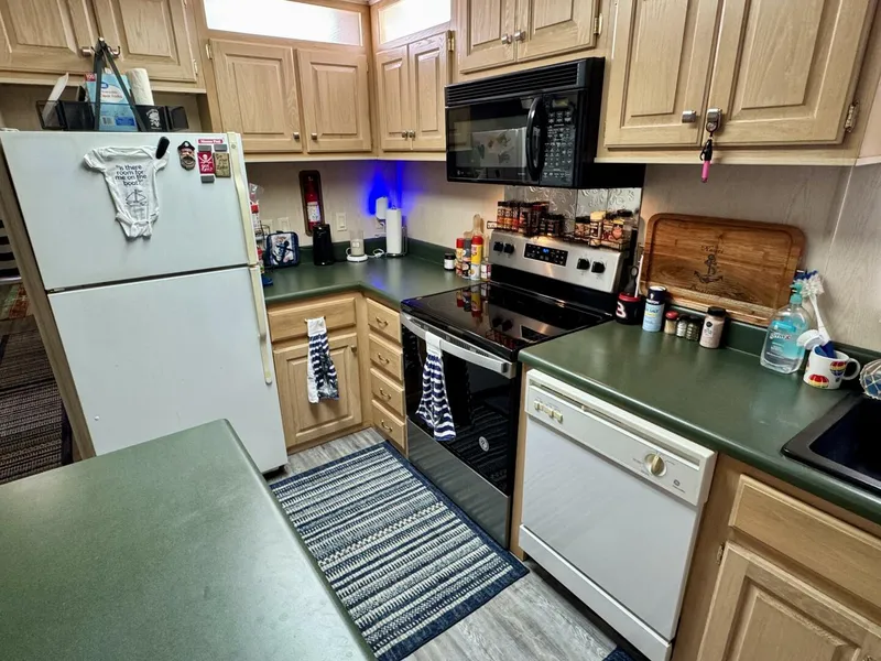 Slide: The Image of Aqua Chalet 16 x 68 Widebody 1999 - 5686282