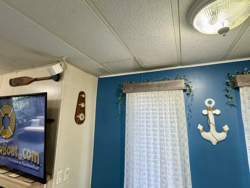 Slide: The Image of Aqua Chalet 16 x 68 Widebody 1999 - 5686286