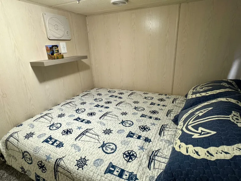 Slide: The Image of Aqua Chalet 16 x 68 Widebody 1999 - 5686294