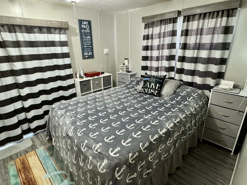 Slide: The Image of Aqua Chalet 16 x 68 Widebody 1999 - 5686309