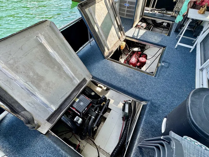 Slide: The Image of Aqua Chalet 16 x 68 Widebody 1999 - 5686323