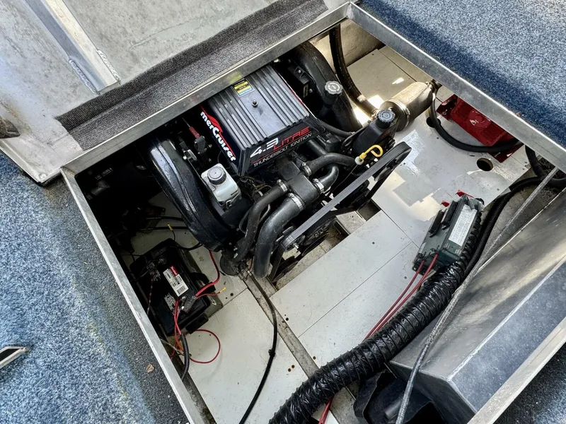 Slide: The Image of Aqua Chalet 16 x 68 Widebody 1999 - 5686324