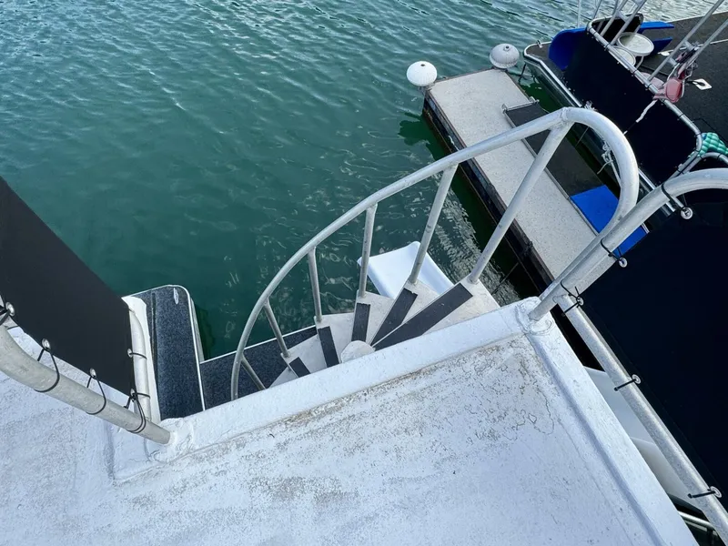 Slide: The Image of Aqua Chalet 16 x 68 Widebody 1999 - 5686337