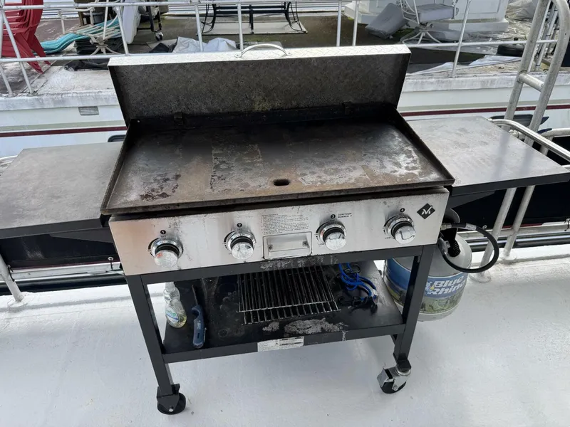 Slide: The Image of Aqua Chalet 16 x 68 Widebody 1999 - 5686346