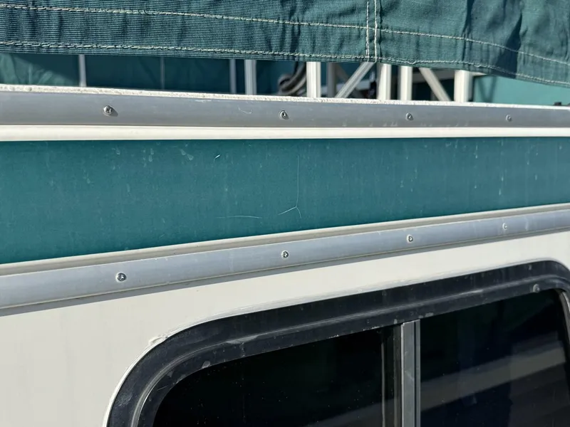 Slide: The Image of Gibson 37 Sport Series 1995 - 5686535