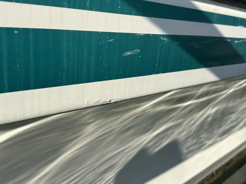 Slide: The Image of Gibson 37 Sport Series 1995 - 5686550