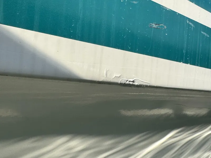 Slide: The Image of Gibson 37 Sport Series 1995 - 5686551