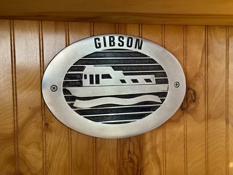 Slide: The Image of Gibson 37 Sport Series 1995 - 5686565