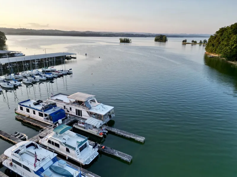 Slide: The Image of Gibson 37 Sport Series 1995 - 5686574