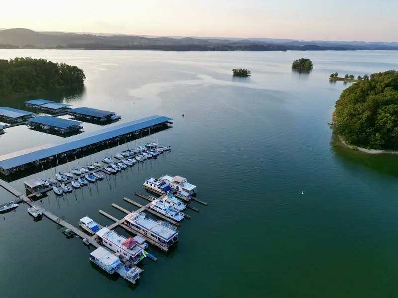 Slide: The Image of Gibson 37 Sport Series 1995 - 5686575