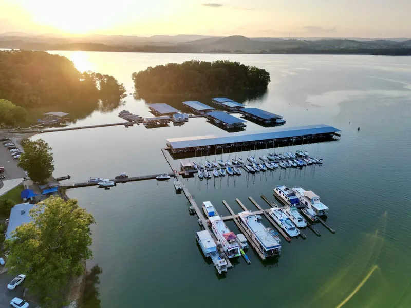 Slide: The Image of Gibson 37 Sport Series 1995 - 5686576