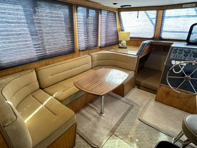 Slide: The Image of Gibson 37 Sport Series 1995 - 5686460