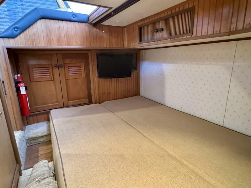 Slide: The Image of Gibson 37 Sport Series 1995 - 5686465