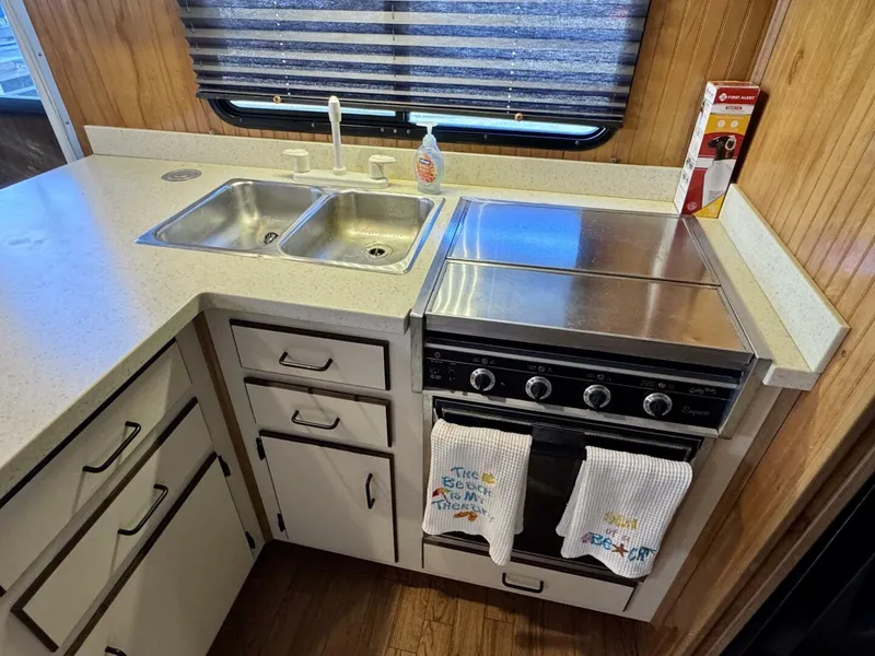 Slide: The Image of Gibson 37 Sport Series 1995 - 5686473