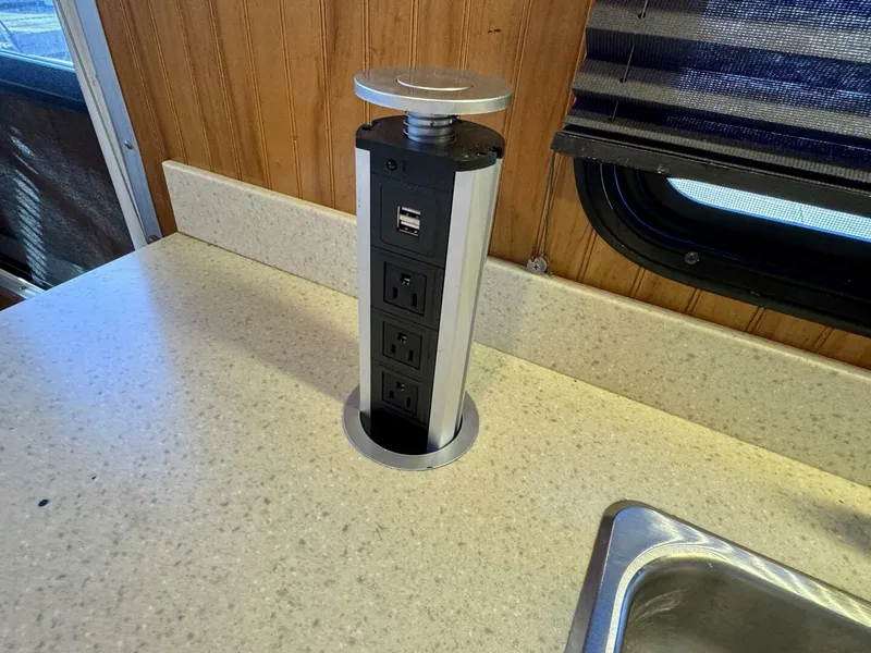 Slide: The Image of Gibson 37 Sport Series 1995 - 5686475