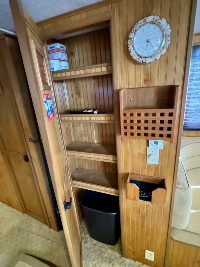 Slide: The Image of Gibson 37 Sport Series 1995 - 5686477