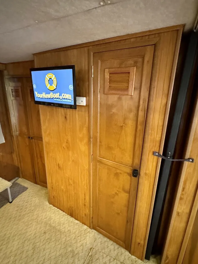 Slide: The Image of Gibson 37 Sport Series 1995 - 5686478