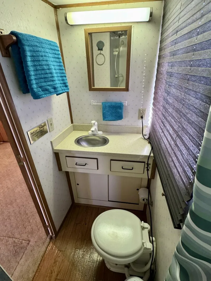 Slide: The Image of Gibson 37 Sport Series 1995 - 5686481