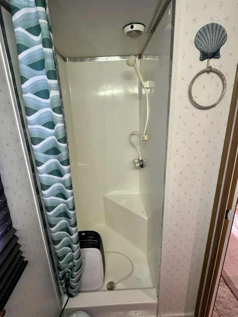 Slide: The Image of Gibson 37 Sport Series 1995 - 5686483