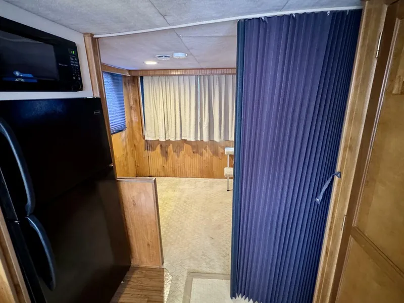 Slide: The Image of Gibson 37 Sport Series 1995 - 5686490