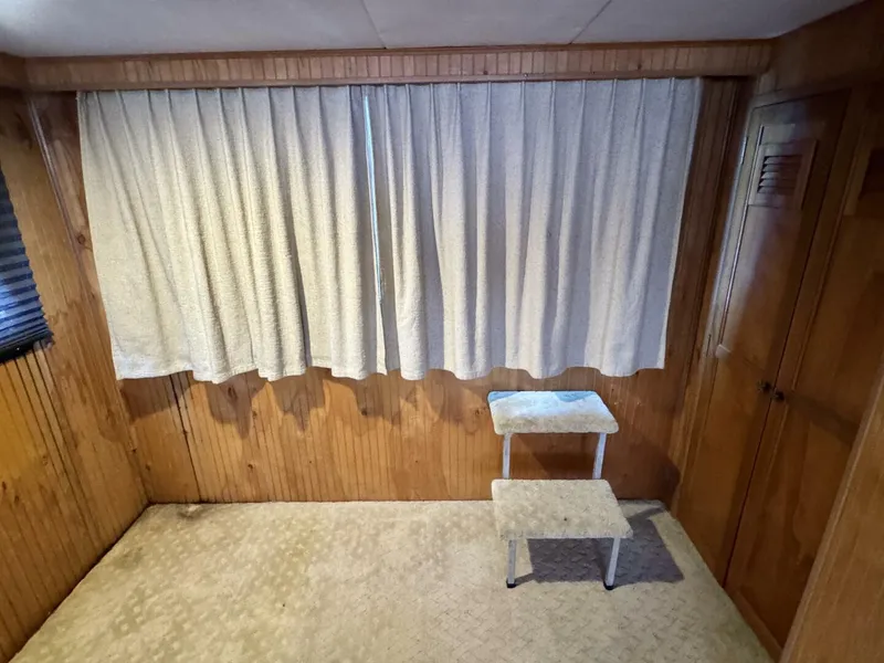 Slide: The Image of Gibson 37 Sport Series 1995 - 5686494