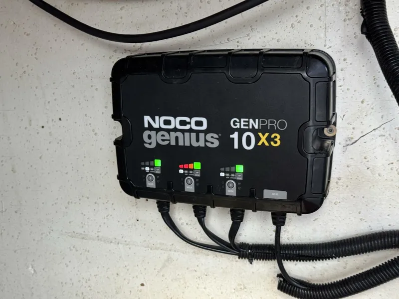 Slide: The Image of Gibson 37 Sport Series 1995 - 5686506