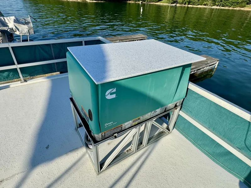 Slide: The Image of Gibson 37 Sport Series 1995 - 5686512