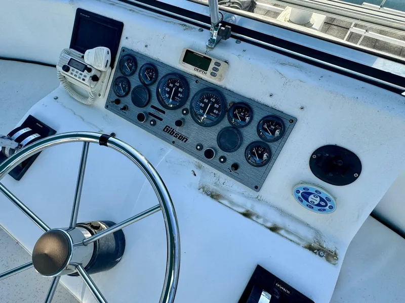 Slide: The Image of Gibson 37 Sport Series 1995 - 5686519